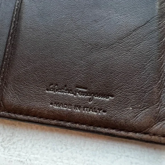 Salvatore Ferragamo Long Wallet Brown Herringbone Leather Unisex Made in… - Picture 15 of 15